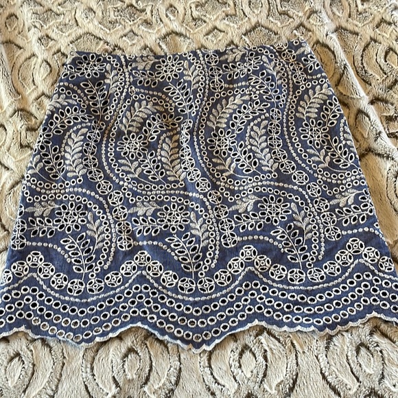 LOFT Dresses & Skirts - Loft scalloped eyelet skirt